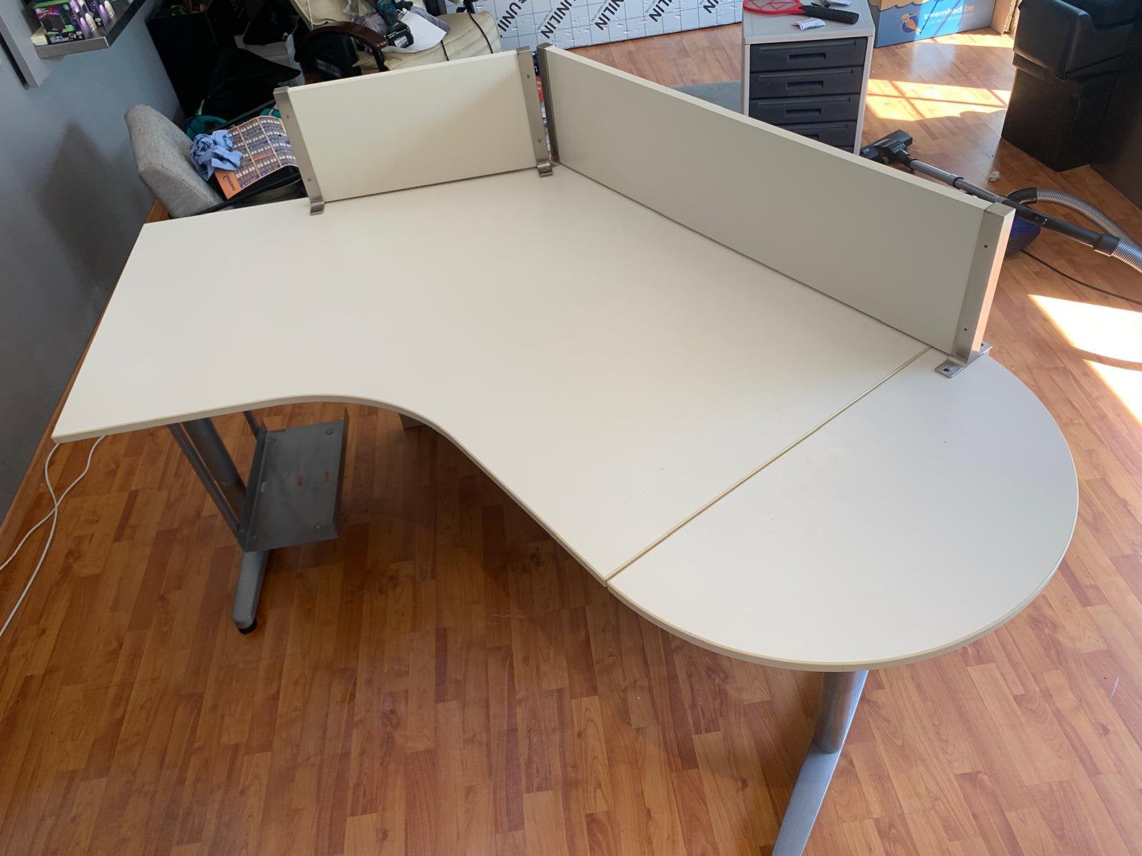 Keurig bureau voor kantoor, studie of gaming, Huis en Inrichting, Bureaus, Gebruikt, 110 cm, Ophalen of Verzenden, Overige merken