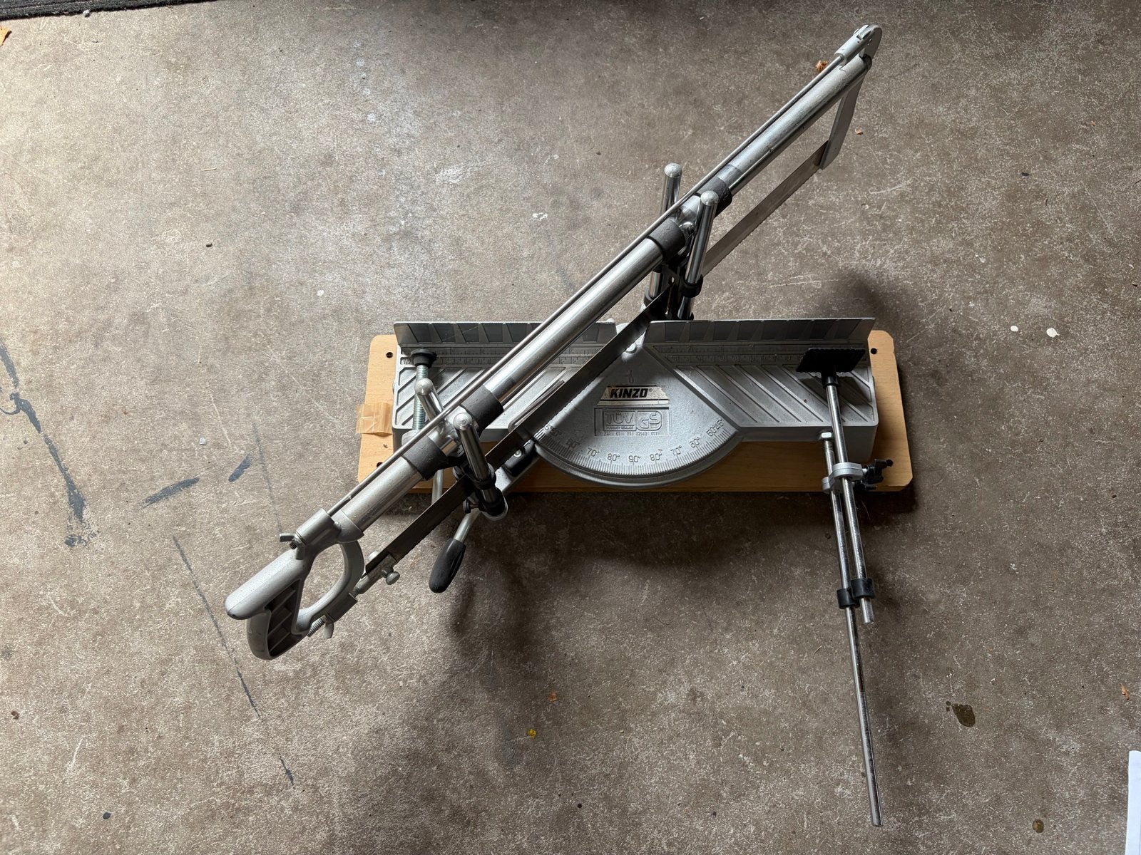 Kinzo Afkortzaag - Handzaag met verstekbak, Ophalen, Minder dan 30 mm, Gebruikt, Afkortzaag
