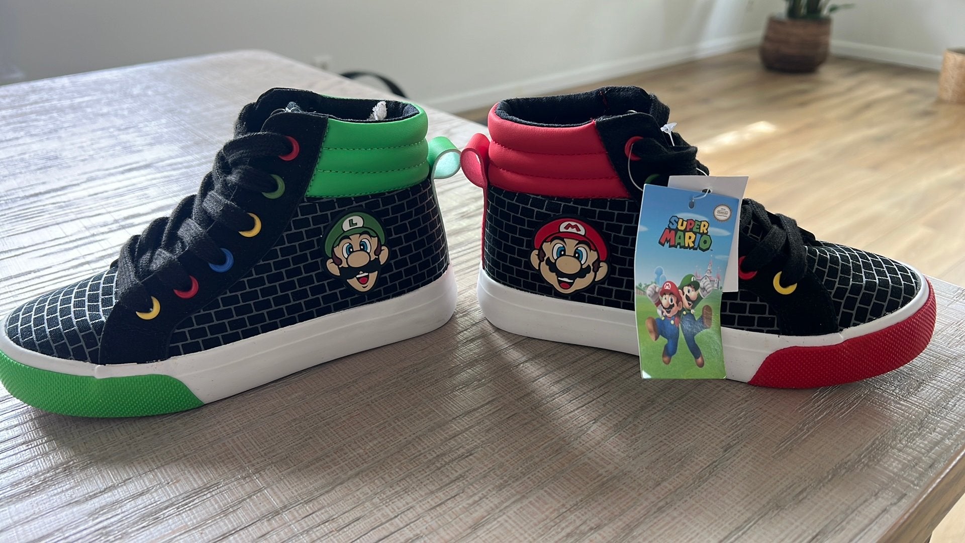 Nieuwe Mario & Luigi sneakers voor kinderen, Ophalen of Verzenden, Nieuw, Jongen of Meisje, Schoenen