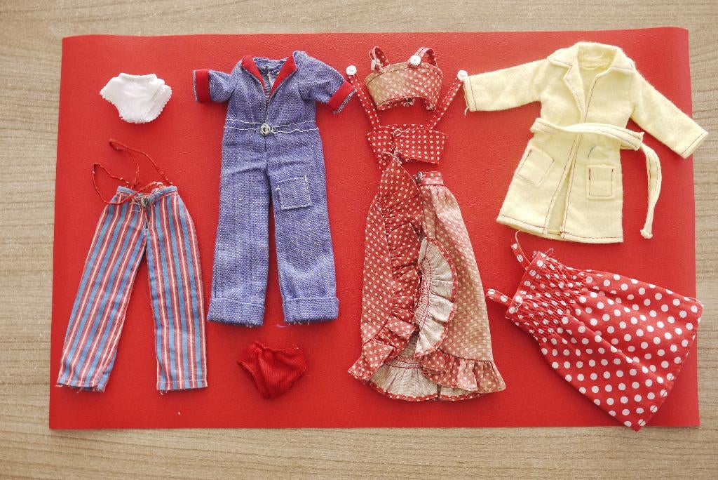 daisy mary quant kleding per stuk te koop, Verzamelen, Ophalen of Verzenden, Gebruikt, Kleertjes