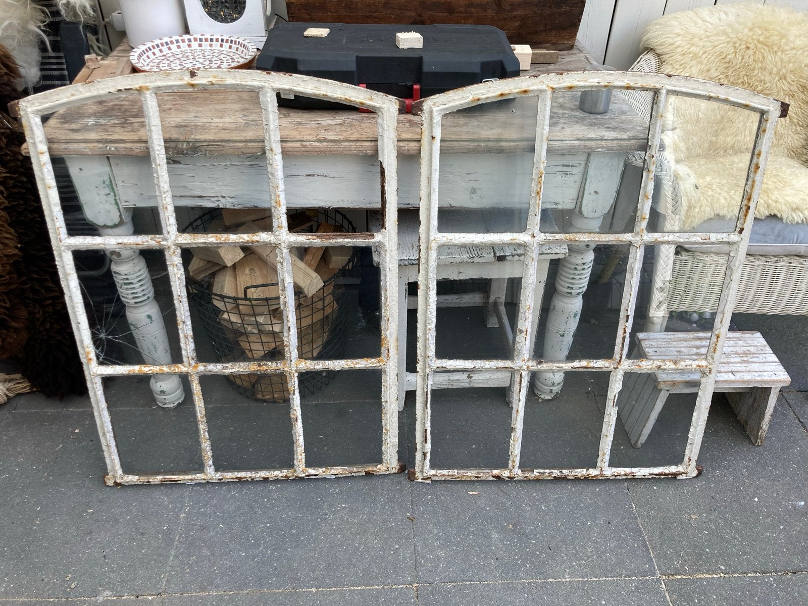 2 Gietijzeren brocante stalramen 90x69,5 cm, Ophalen, Gevelraam of Ruit, Gebruikt, Minder dan 80 cm