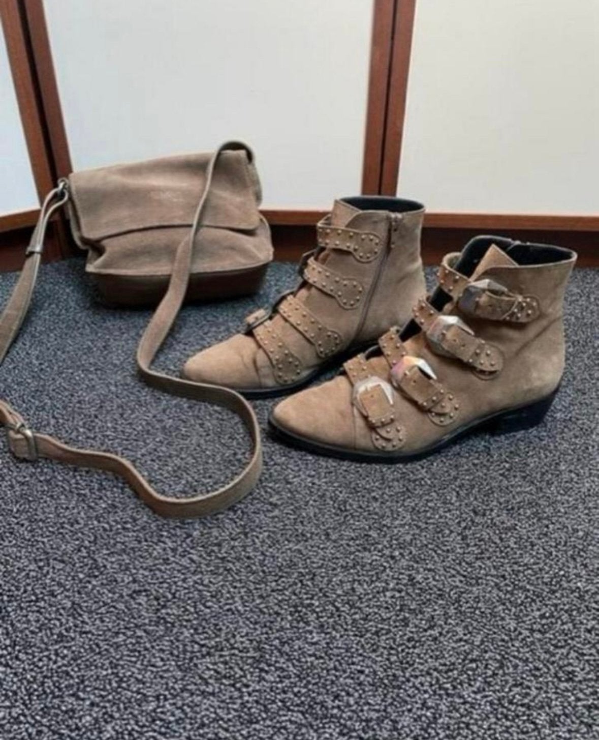 Taupe beige set laarzen van Toral maat 36 + bij passende tas, Beige, Lage of Enkellaarzen, Ophalen of Verzenden, Zo goed als nieuw