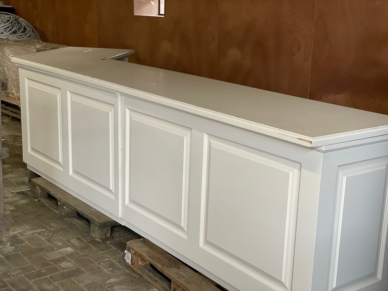 Witte bar/balie met klassieke panelen, Huis en Inrichting, Ophalen, Gebruikt