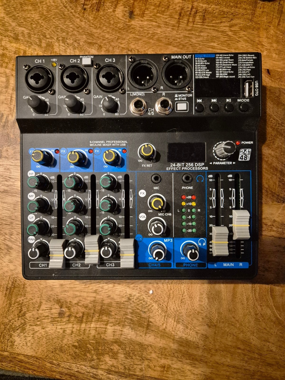 Zo goed als nieuwe 6-kanaals mengpaneel met Bluetooth, Muziek en Instrumenten, Ophalen of Verzenden, Zo goed als nieuw, 5 tot 10 kanalen