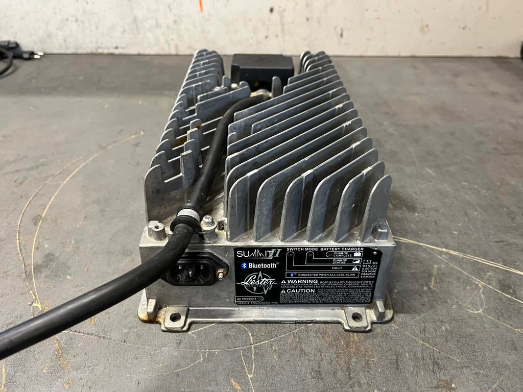 Lester Summit 2 30410 24V/36V/48V lader met bluetooth app, Auto-onderdelen, Accu's en Toebehoren, Gebruikt, Ophalen of Verzenden