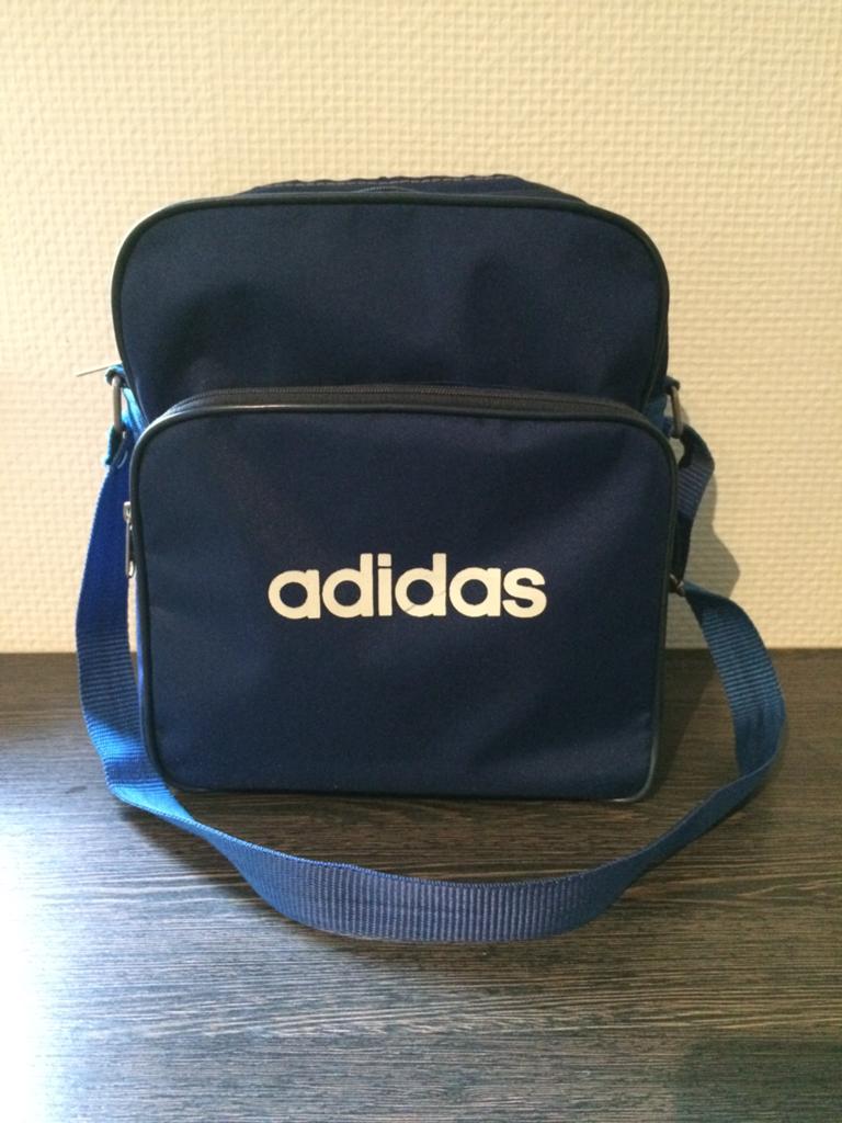 Vintage blauw adidas  tas jaren 80 origineel geen replica, Ophalen of Verzenden, Gebruikt, Blauw