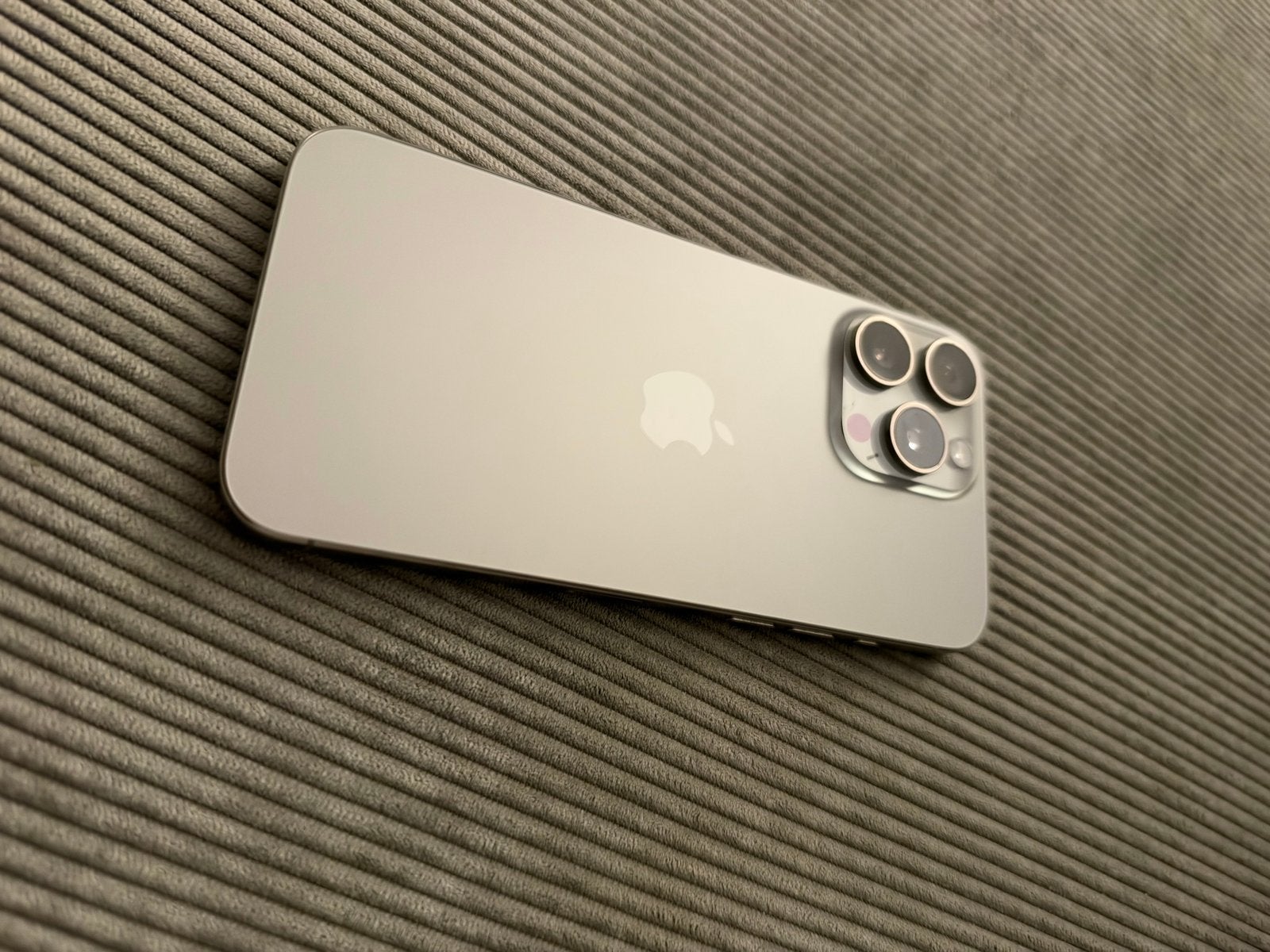 iPhone 15 Pro Max 256GB Zilver - Inclusief doosje