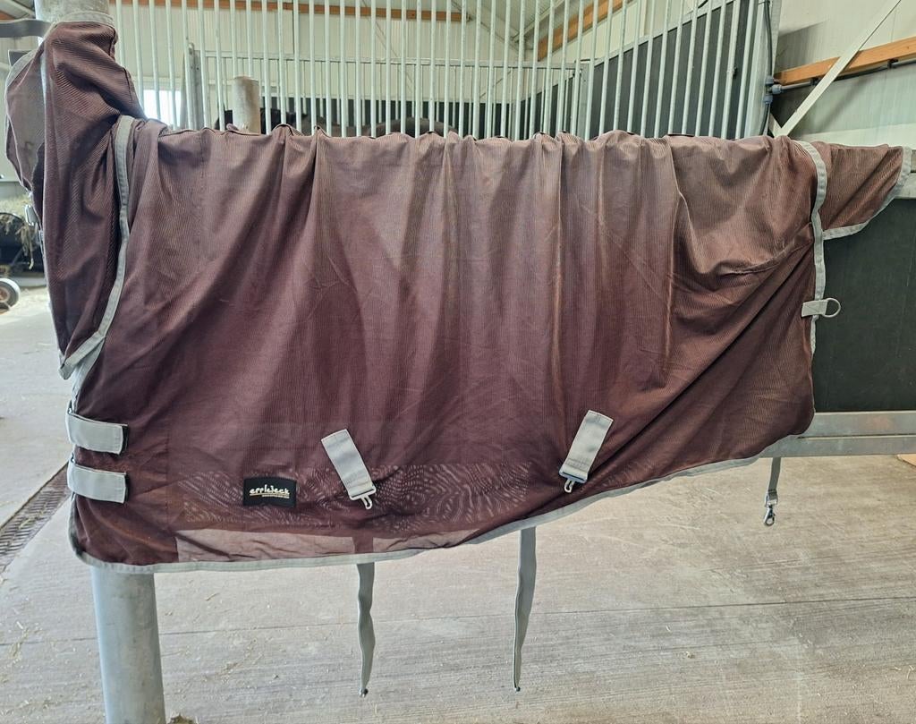 Vliegendeken met halsstuk maat 155 cm, Dieren en Toebehoren, Paarden en Pony's | Dekens en Dekjes, Ophalen of Verzenden, Gebruikt
