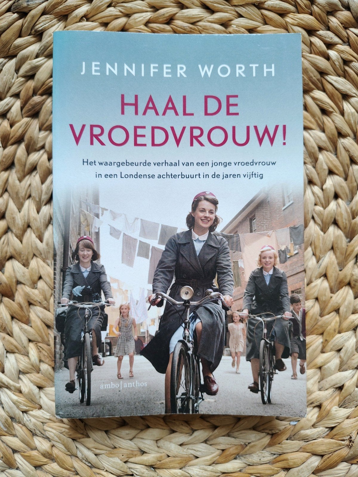 Jennifer Worth - Haal de vroedvrouw!, Boeken, Ophalen of Verzenden, Zo goed als nieuw