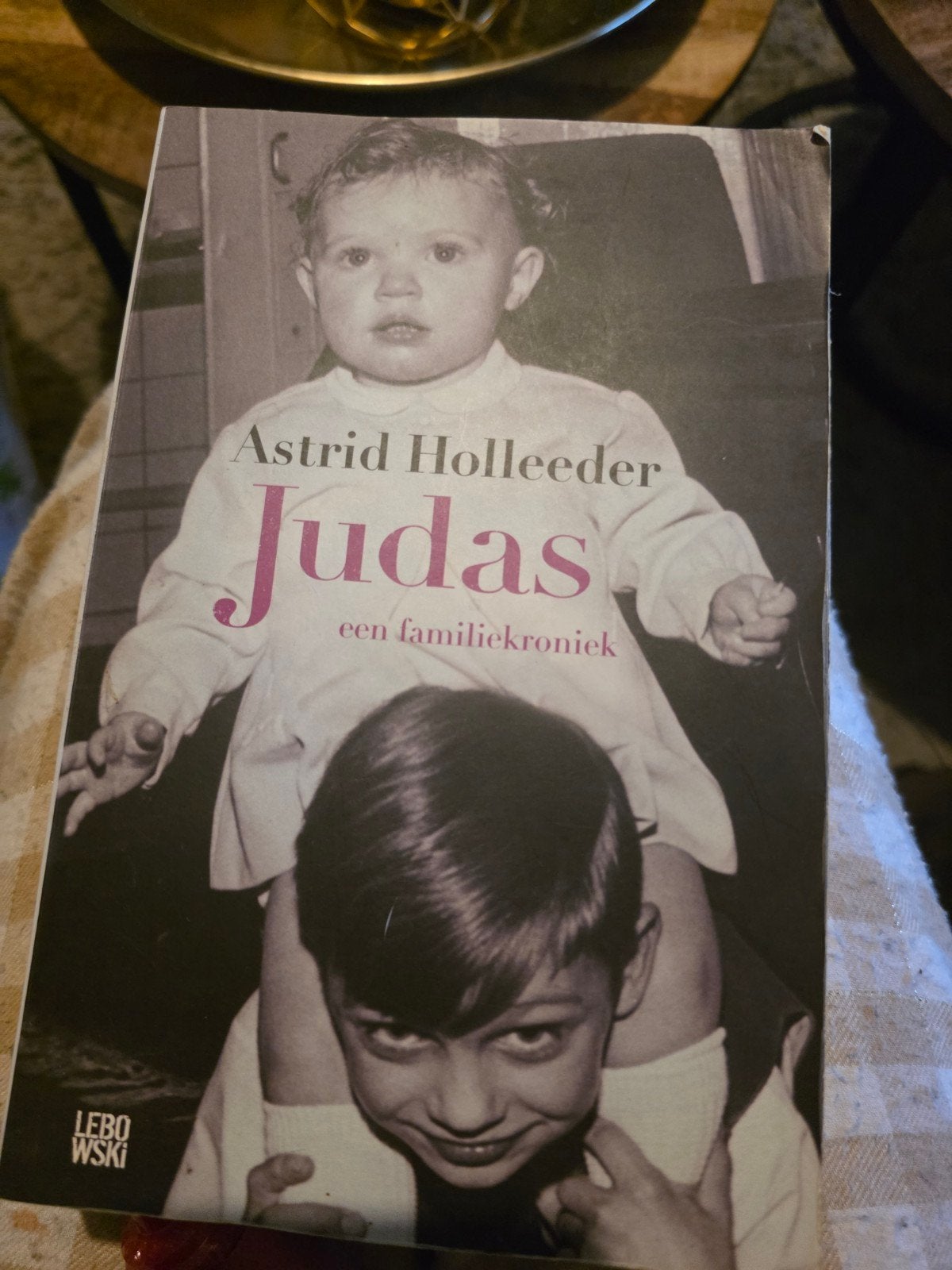 Astrid holleeder Judas, Ophalen of Verzenden, Zo goed als nieuw, Overige