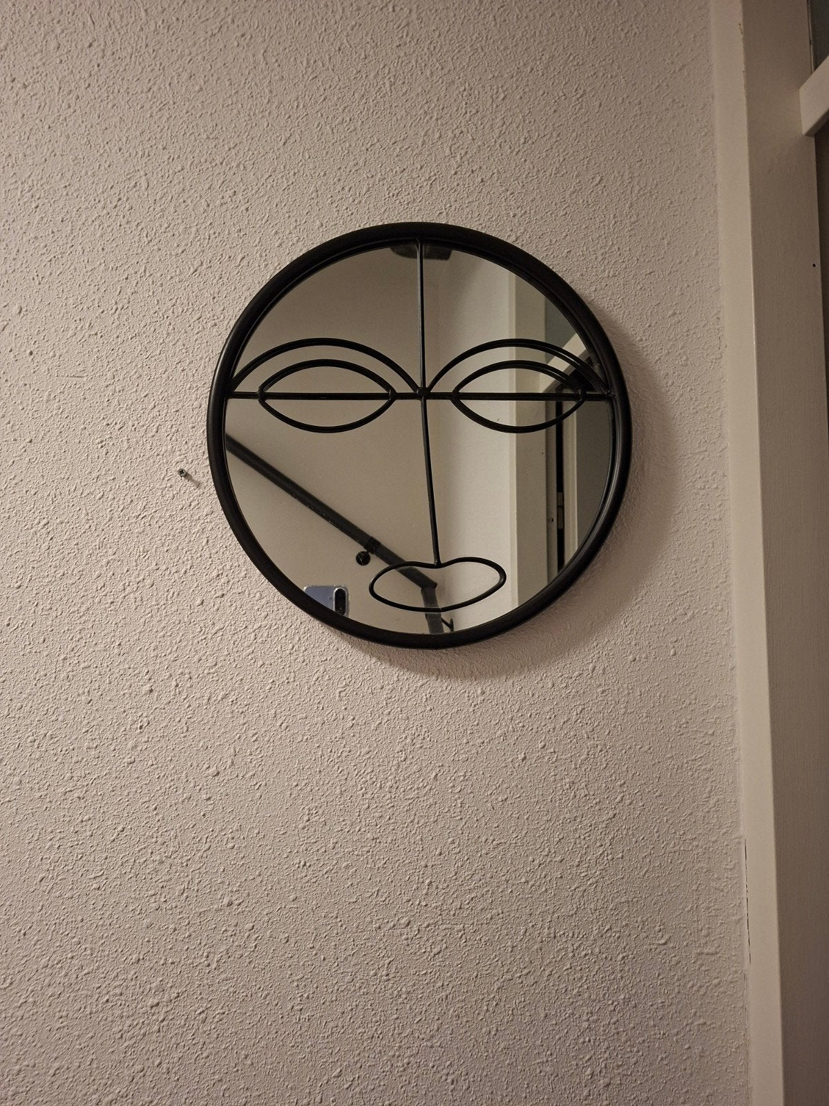 Decoratieve spiegel met gezichtsdesign, Ophalen, Minder dan 50 cm, Rond, Zo goed als nieuw