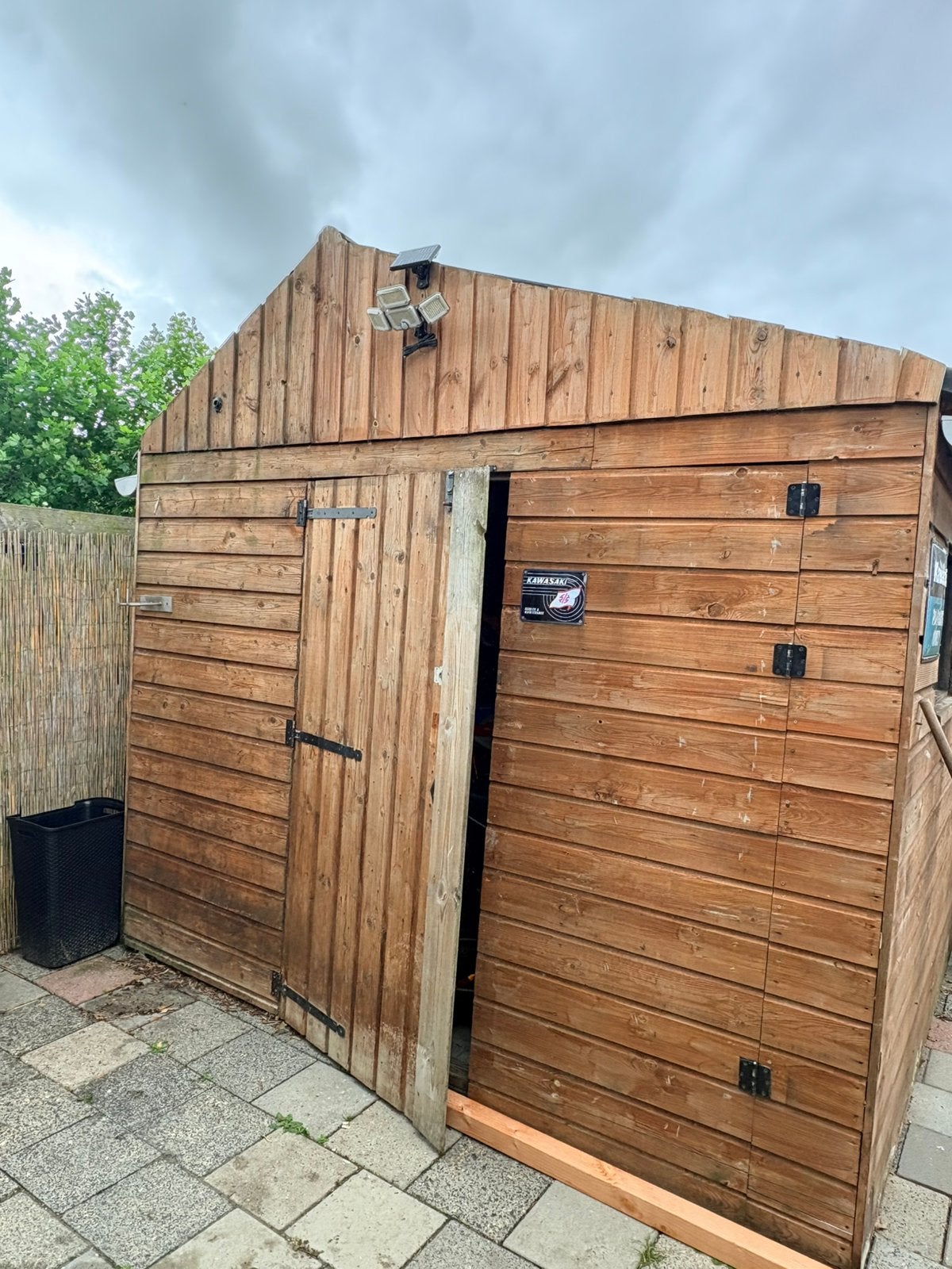 Gratis tuinhuis/fietsenhok, Ophalen, 250 tot 500 cm, Blokhut, 2 ramen