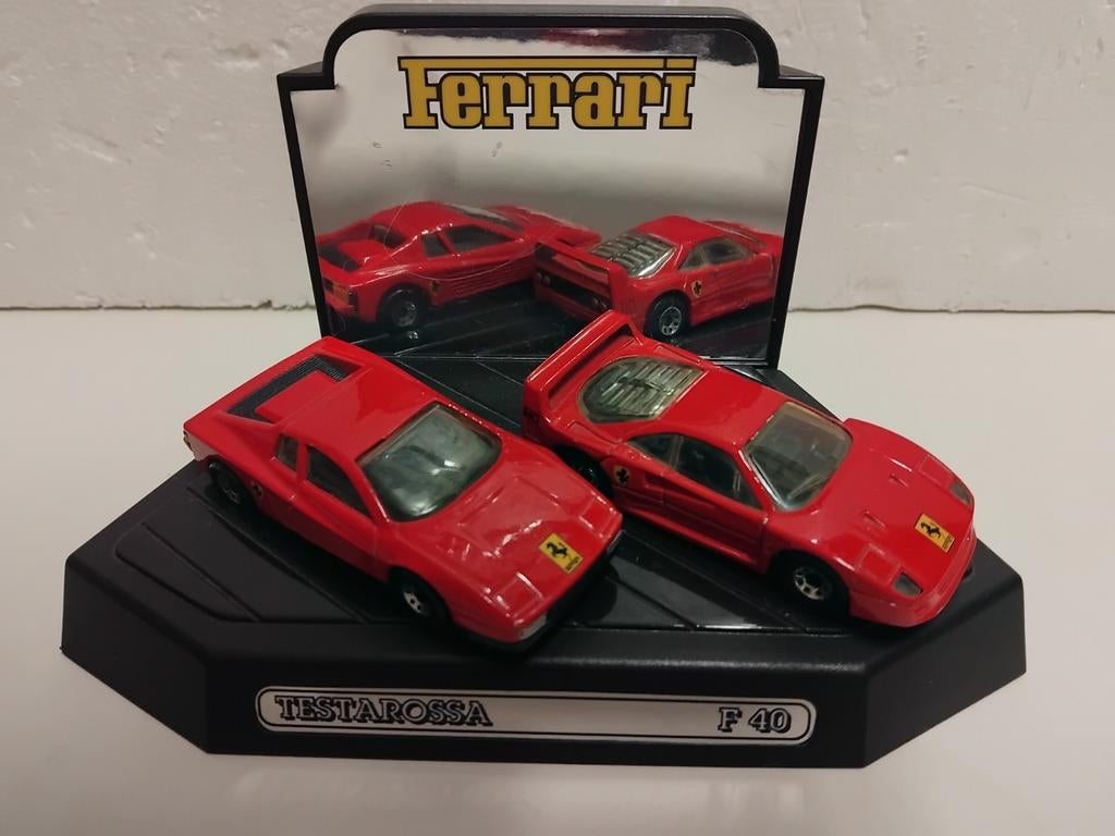 Matchbox autoshowroom Ferrari F40 & Testarossa 3INCH, Hobby en Vrije tijd, Ophalen of Verzenden, Zo goed als nieuw, Auto, Matchbox