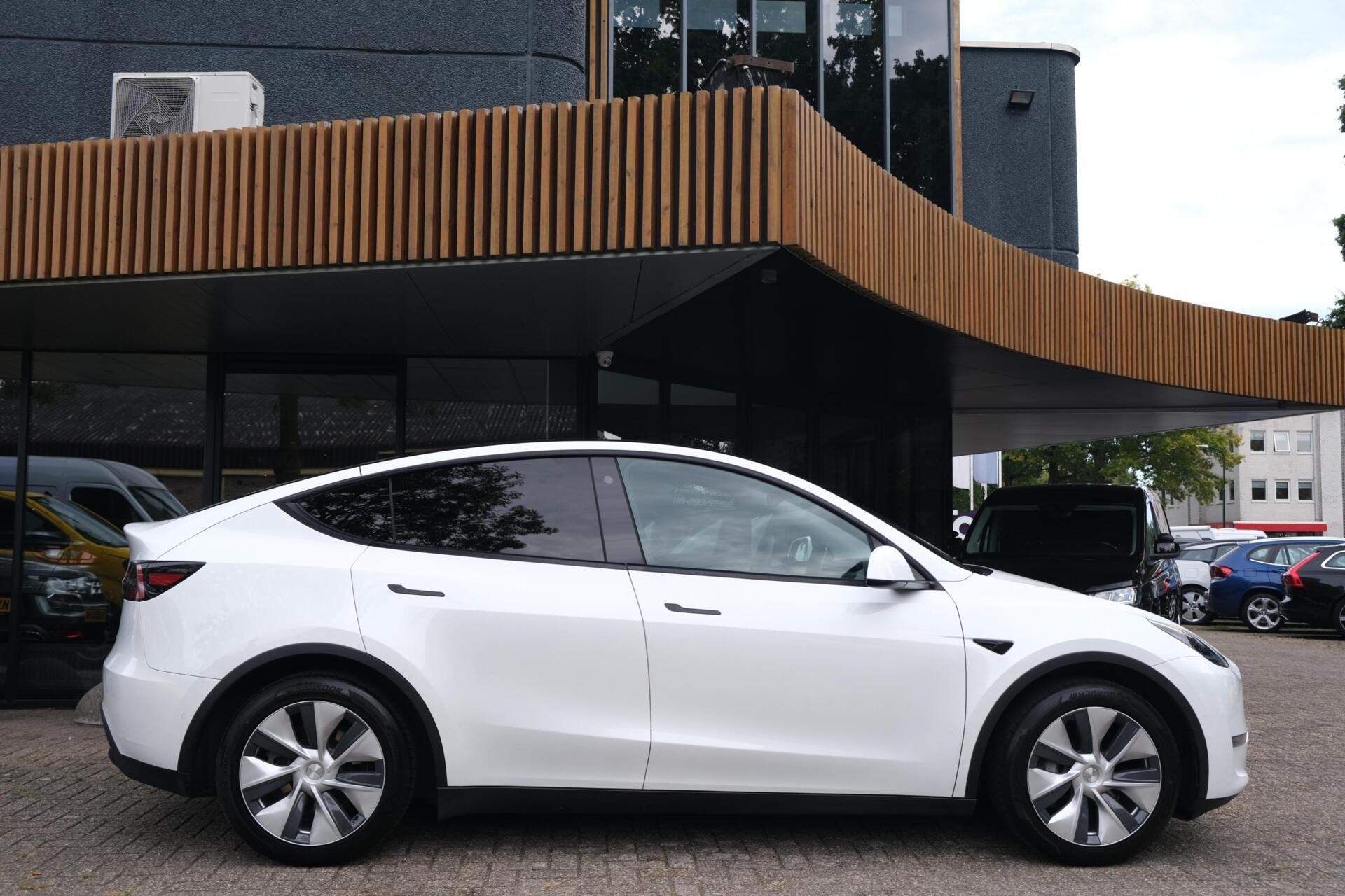 Foto 3 van Tesla Model Y Long Range AWD 75 kWh|Rijklaar!|SoH89%|Trekhaa