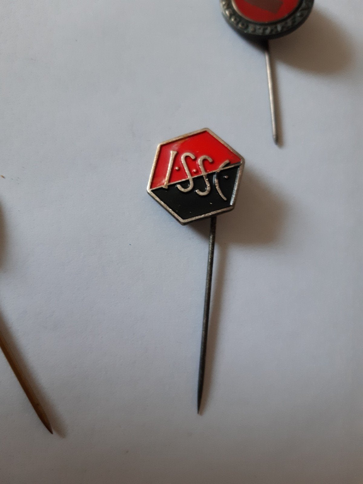 Speldje I.S.S.C, Ophalen of Verzenden, Zo goed als nieuw, Sport, Speldje of Pin
