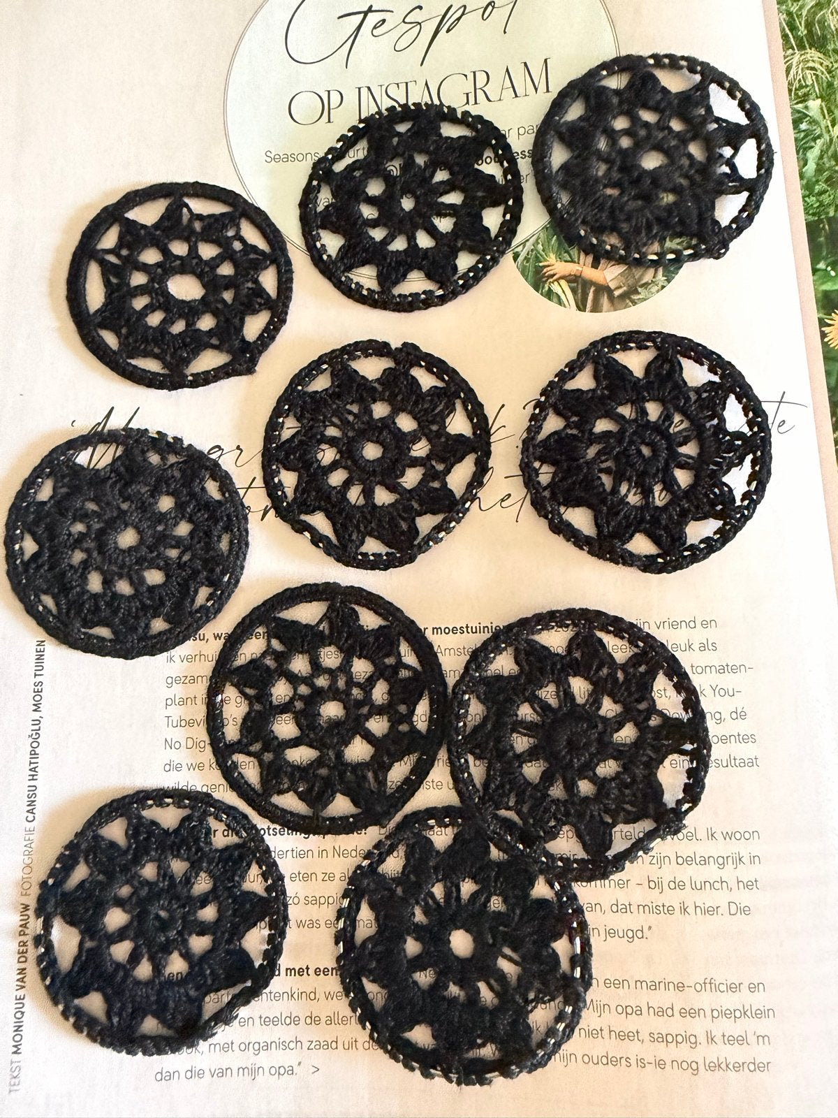 10 gehaakte mini mandala's in ring voor DIY projecten, Zwart, Textiel, Nieuw, Ophalen of Verzenden
