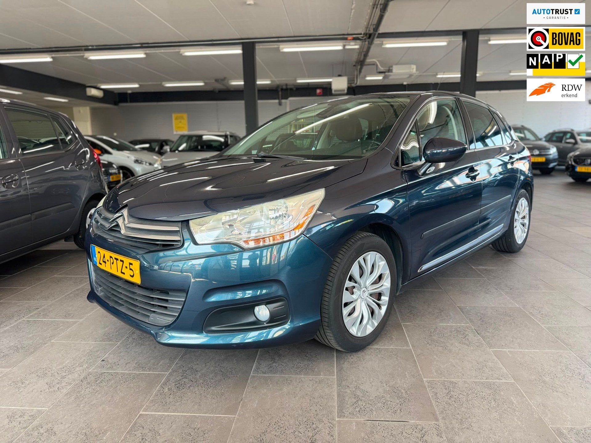 Citroen C4 1.6 VTi Tendance automaat navigatie climate Contr, Euro 5, Zwart, 4 cilinders, Blauw