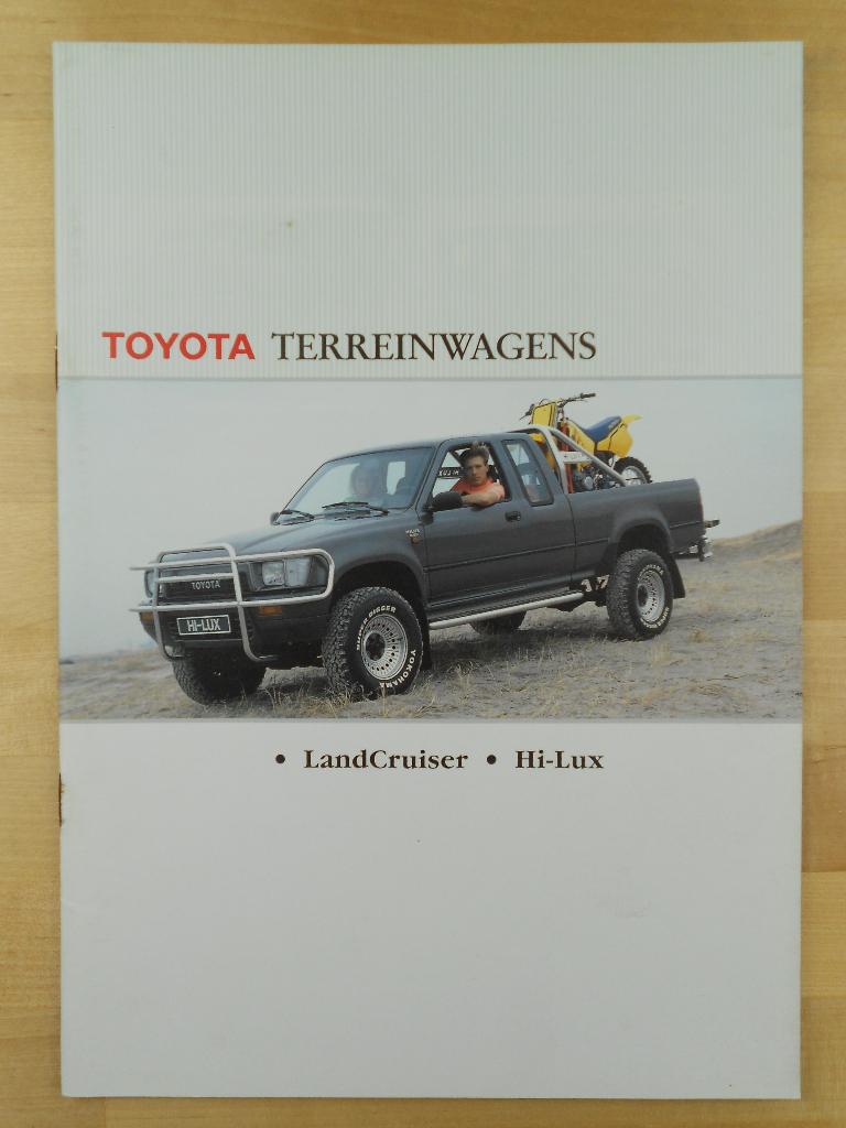 Toyota HiLux Landcruiser Brochure 1989 – Hi-Lux, Toyota, Ophalen of Verzenden, Zo goed als nieuw, Toyota