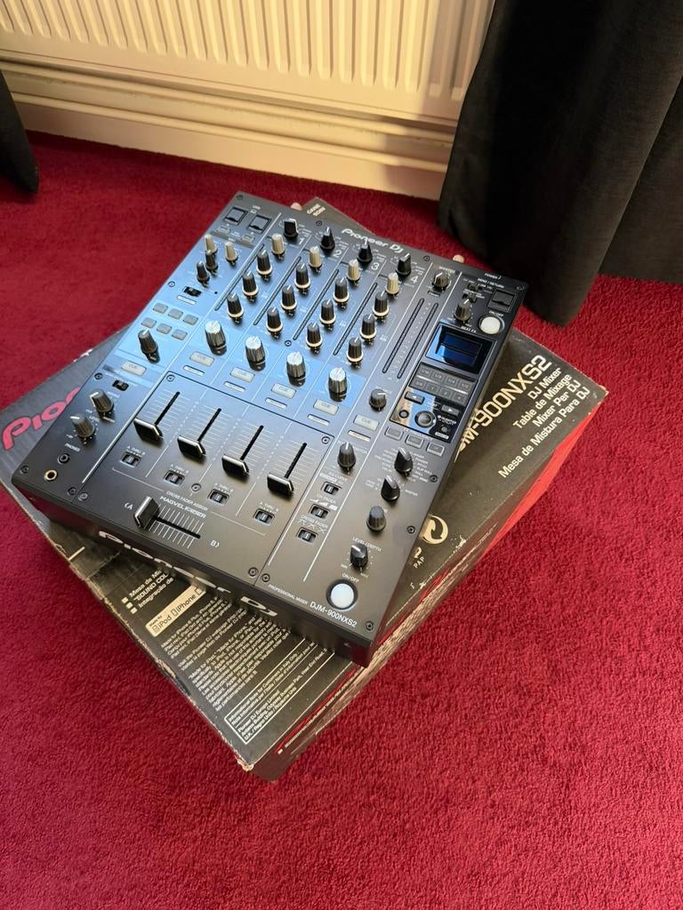 DJM 900 NXS-2 in orginele doos, Ophalen of Verzenden, Zo goed als nieuw, Minder dan 5 kanalen, Microfooningang