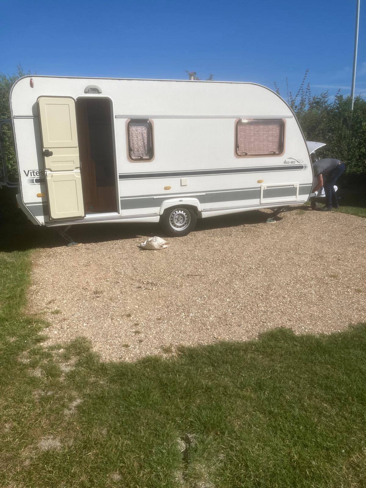 Beyerland Vitesse 460 MD – Bouwjaar 2002, Caravans en Kamperen, Vast bed, Rondzit, 750 - 1000 kg, Particulier