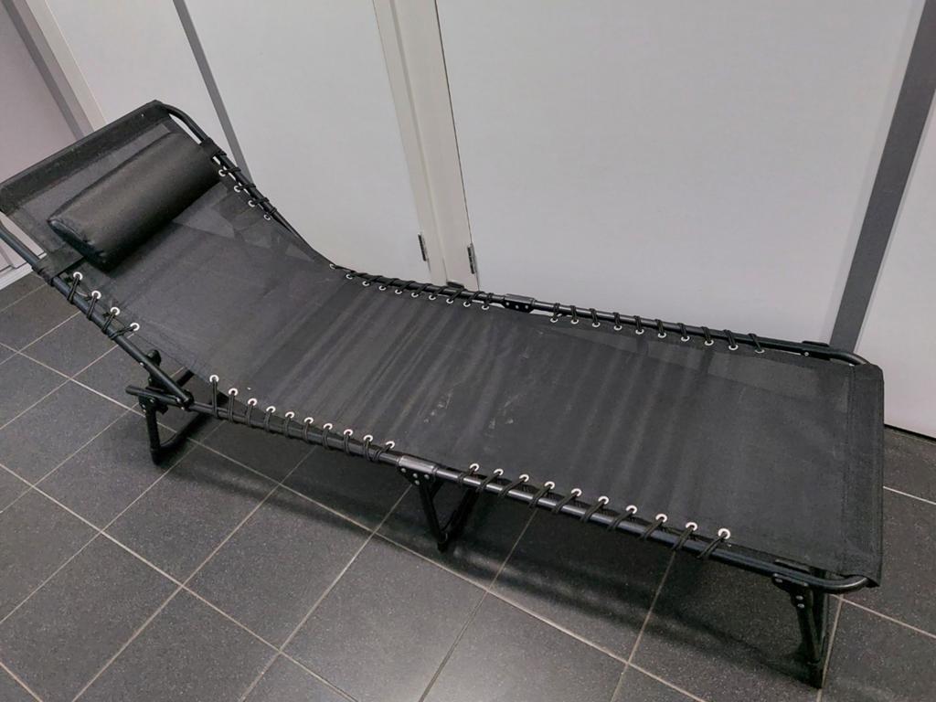 Comfortabel ligbed met kussen, Caravans en Kamperen, Caravan accessoires, Ophalen