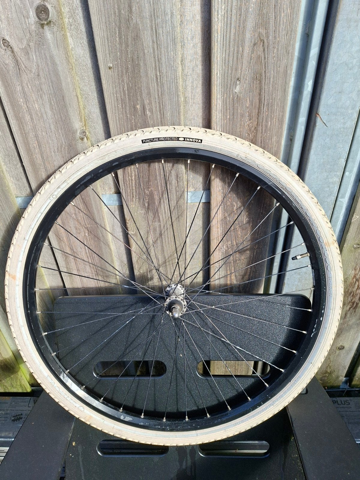 Cortina U4 voorwiel 28 inch recht en compleet met goede band, Wiel, Ophalen of Verzenden, Zo goed als nieuw, Cortina