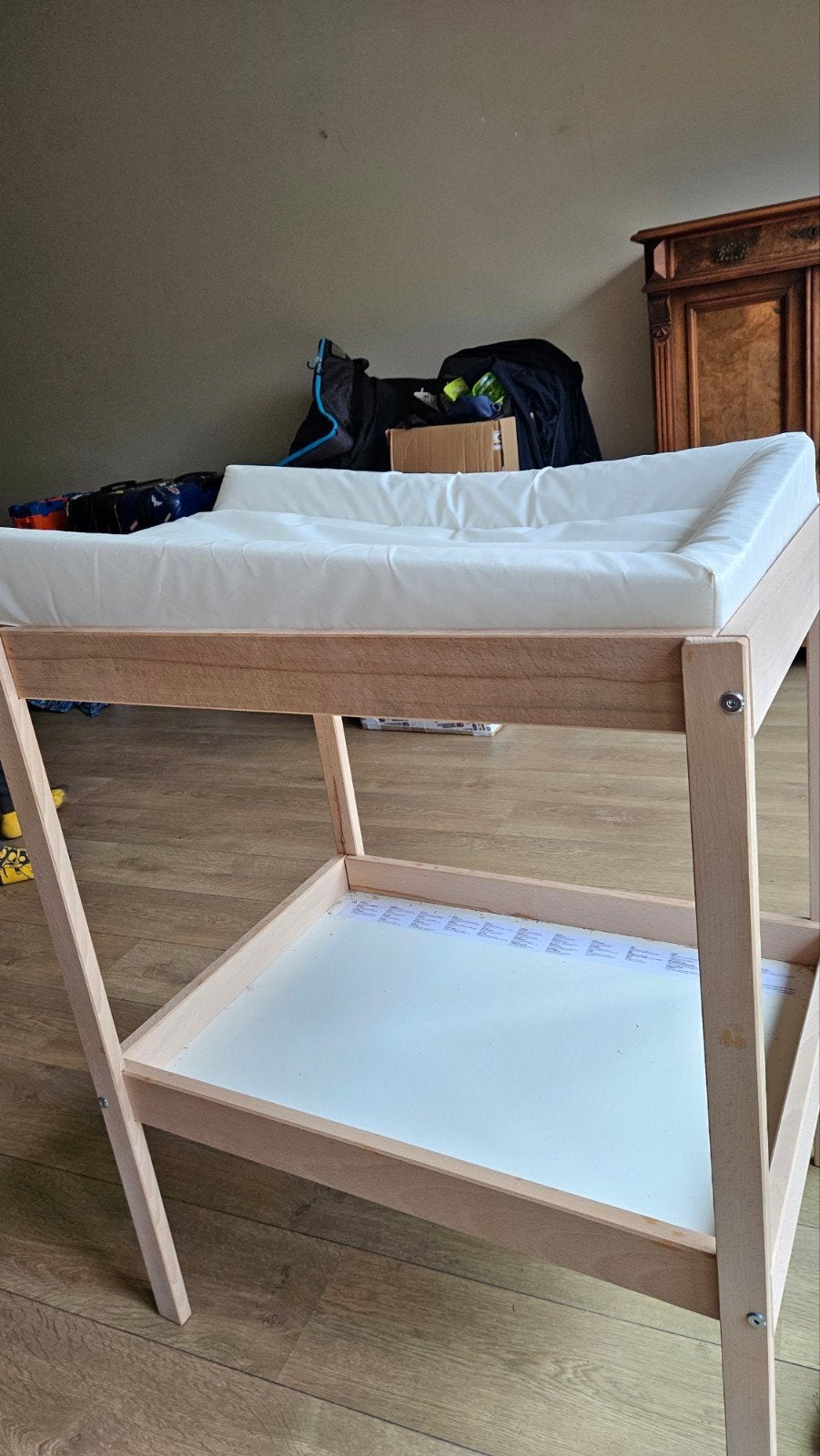 Houten commode / verschoontafel met aankleedkussen, Ophalen, Zo goed als nieuw, Aankleedkussen, Overige merken