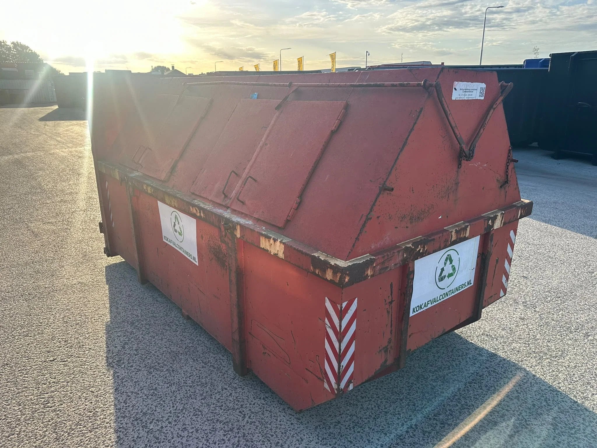VERNOOY Gebruikte 9m3 portaalarm container