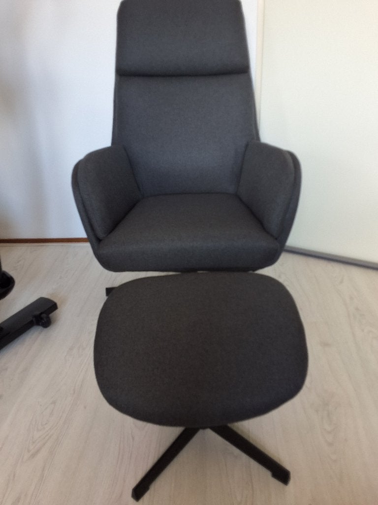 Comfortabele fauteuil met voetenbank - Zo goed als nieuw, Huis en Inrichting, Fauteuils, Ophalen, Minder dan 50 cm, Minder dan 75 cm