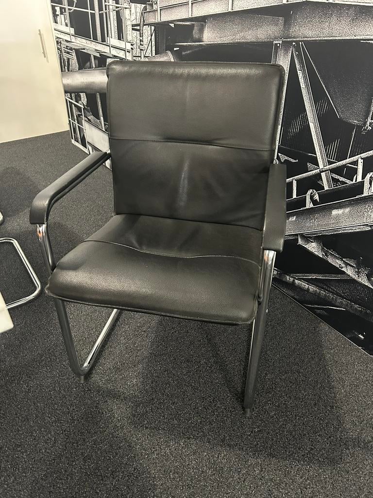 Vergaderstoel kunstleder, Huis en Inrichting, Stoelen, Ophalen of Verzenden, Zo goed als nieuw, Zwart, Vijf, Zes of meer stoelen