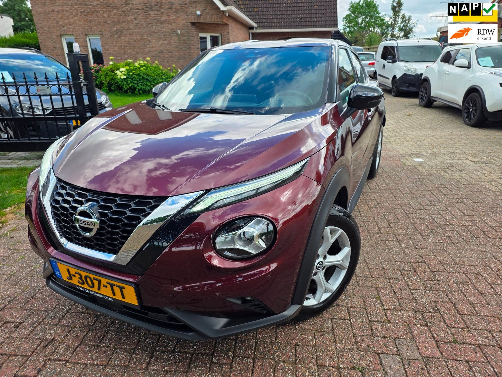 Nissan Juke 1.0 DIG-T N-Connecta, Camera, Trekhaak, Cruise,, Auto's, Stof, 1250 kg, Bedrijf, Nieuw