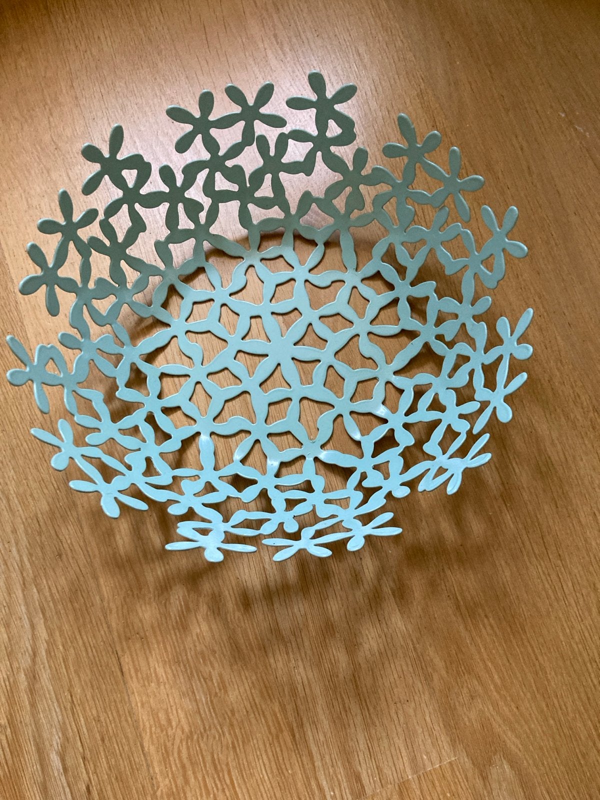 Mintgroene metalen fruitschaal - 31 cm, Huis en Inrichting, Gebruikt, Schaal, Rond, Ophalen of Verzenden