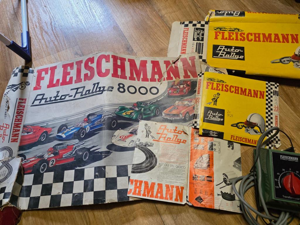 Fleischmann 8000, 3121,3100 met Transformator en Controllers, Fleischmann, Ophalen of Verzenden, Elektrisch, Racebaan