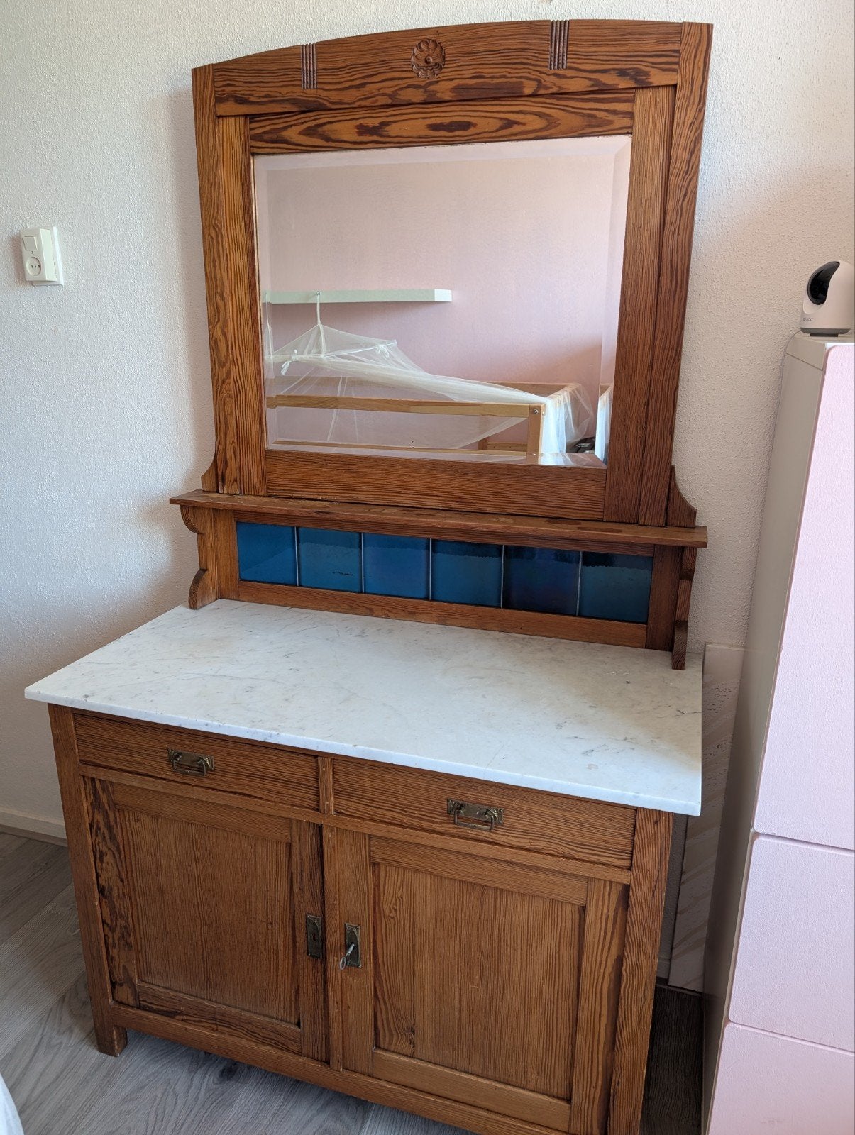 Antiek dressoir met marmeren blad en spiegel, Ophalen