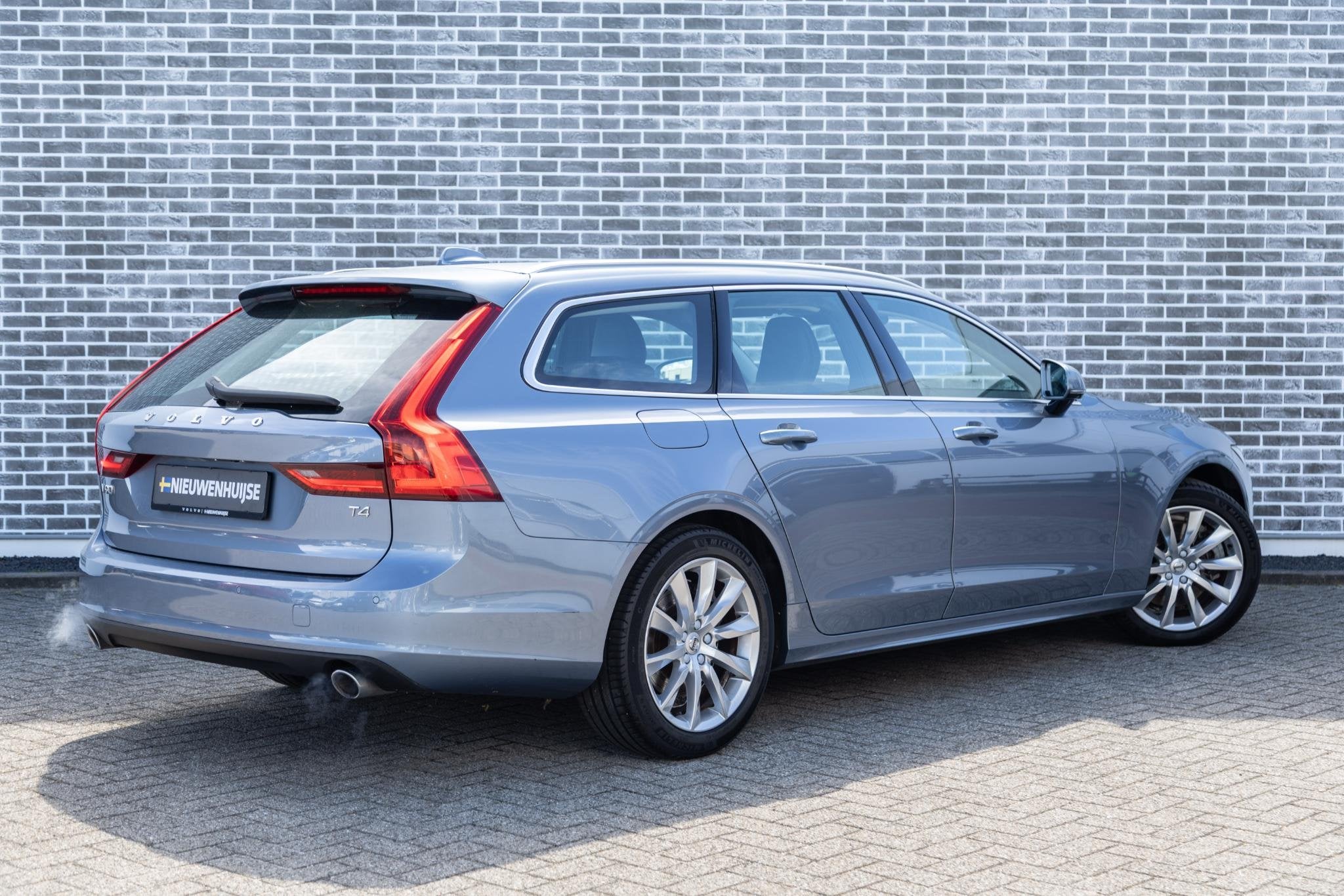 Volvo V90 2.0 T4 Momentum | Trekhaak | Achteruitrijcamera |, Auto's, 12 maanden, Stof, Euro 6, Blauw