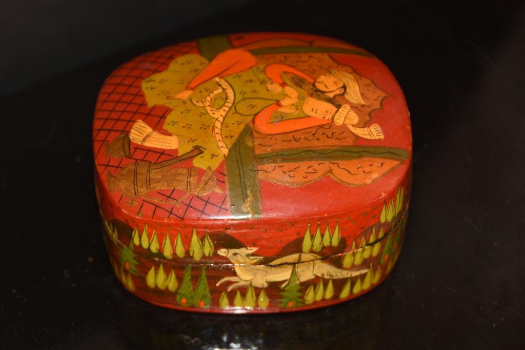 Brocante papier maché lakdoos doos uit India, Antiek en Kunst, Curiosa en Brocante, Verzenden