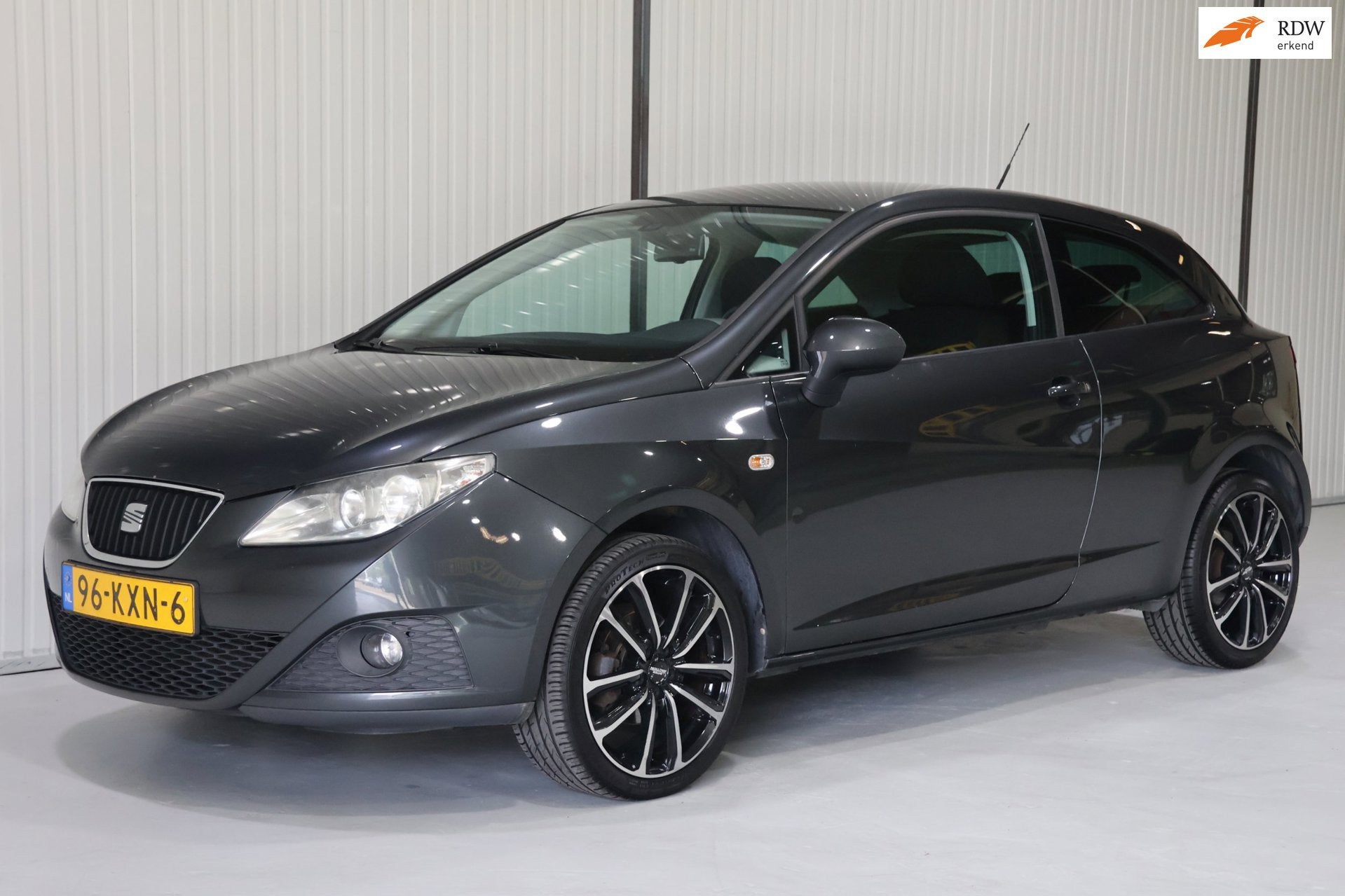 Seat Ibiza SC 1.6 Sport CLIMA - PDC - LM VELGEN - NETTE STAA, Voorwielaandrijving, Parkeersensor, 990 kg, Ibiza