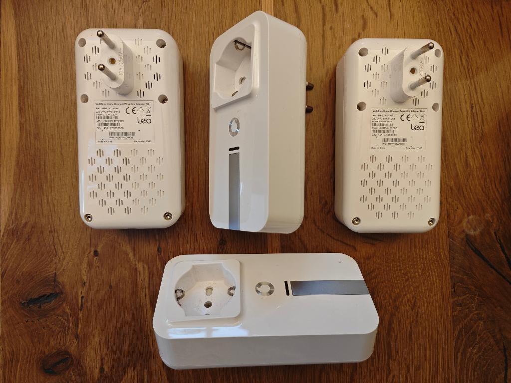 4x Vodafone Home Connect Powerline Adapter 200+ Mbps, Ophalen of Verzenden, Zo goed als nieuw, Vodafone