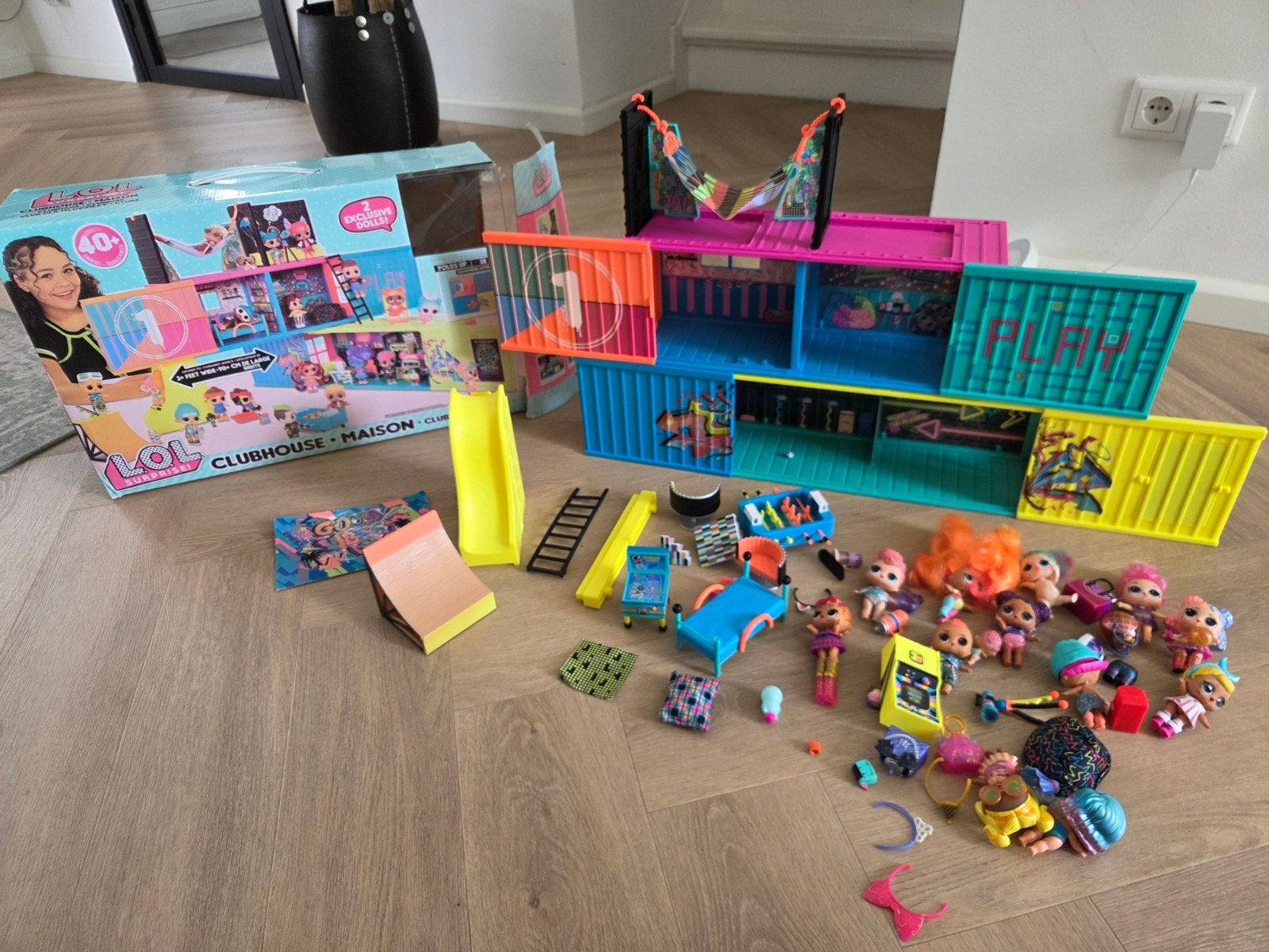 L.O.L. Surprise! Clubhouse met veel poppen en accessoires, Ophalen, Zo goed als nieuw, Meisje