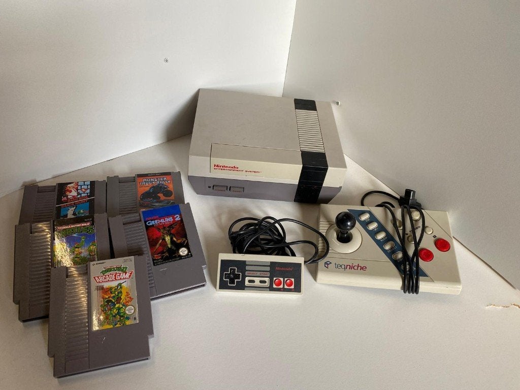 Nintendo NES Incl. Controller, Arcade Joy Stick en 5 games, Overige genres, 2 spelers, Eén computer, Ophalen of Verzenden