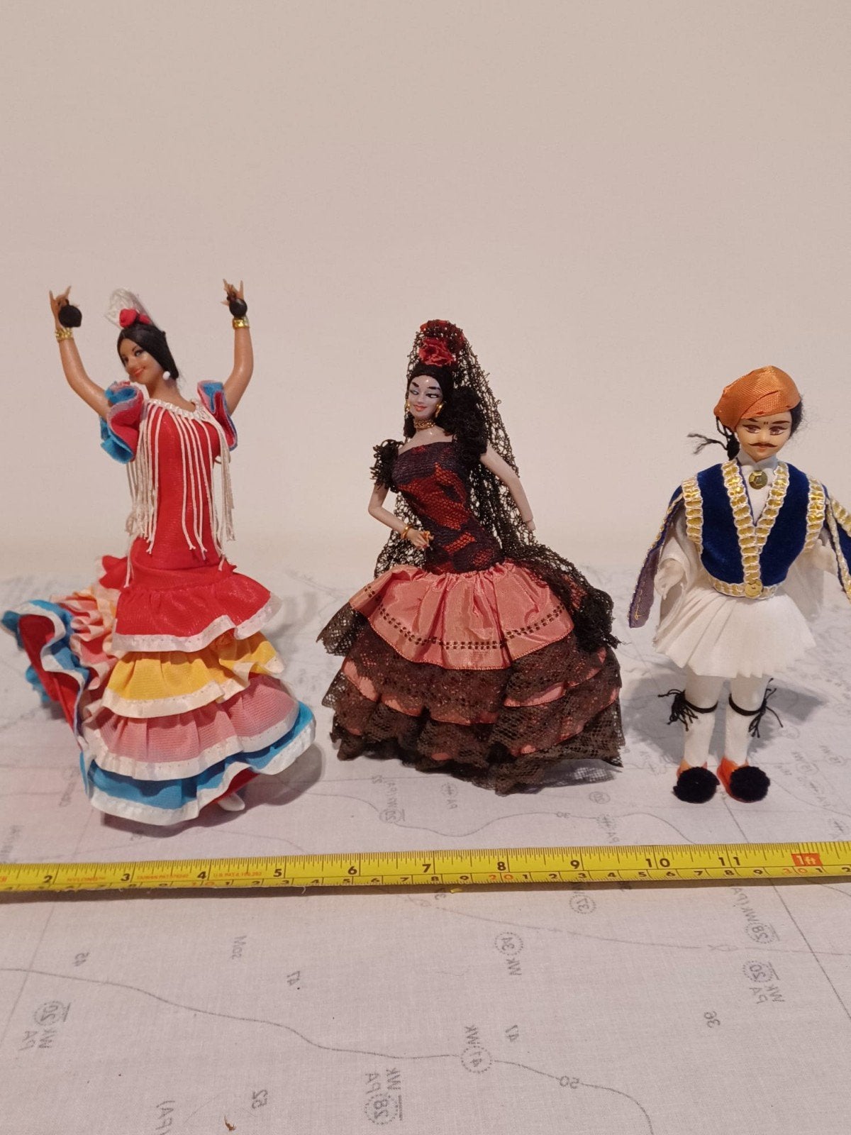 Verzameling klederdracht poppen, Verzamelen, Beelden en Beeldjes, Ophalen of Verzenden, Zo goed als nieuw, Overige typen