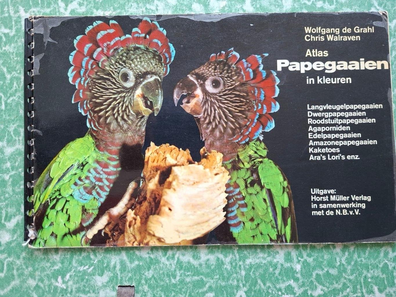 boek, Atlas Papegaaien in kleuren., Geslacht onbekend, Papegaai