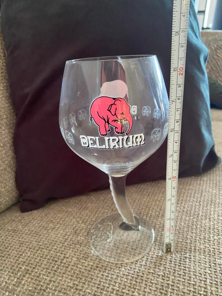 Delirium Tremens bierglas met roze olifant, Verzamelen, Ophalen of Verzenden, Zo goed als nieuw, Glas of Glazen