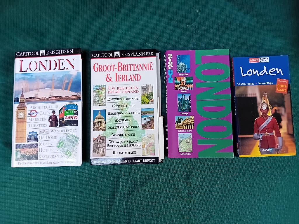 Reisgidsen Engeland., Boeken, Capitool, Europa, Ophalen of Verzenden, Zo goed als nieuw