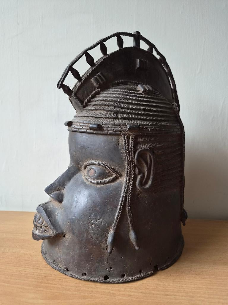 Bini Benin brons, Ophalen