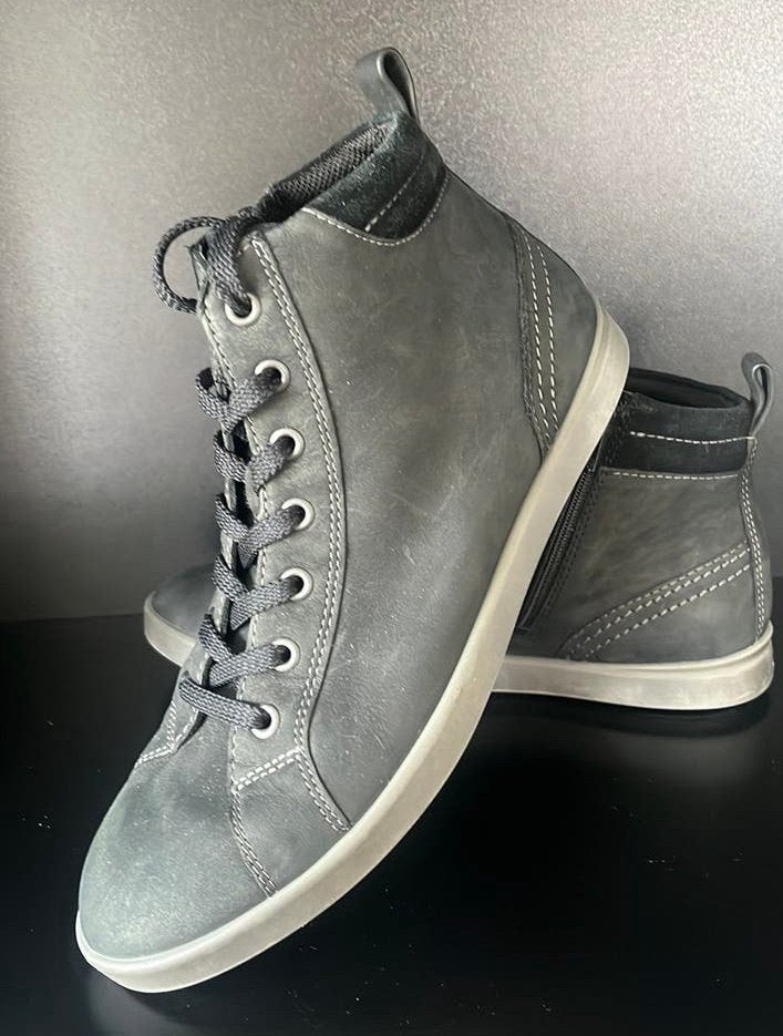 Zwart/grijze ecco dames schoenen maat 39, Ophalen of Verzenden, Zo goed als nieuw, Zwart, Sneakers of Gympen