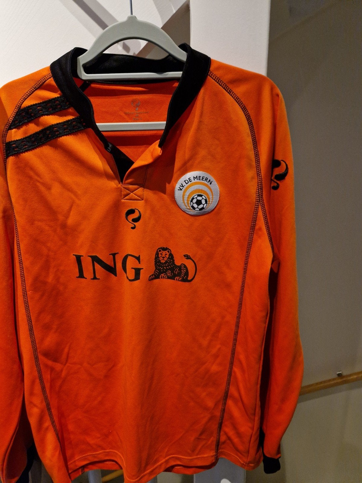 V.V. De Meern Voetbalshirt - Oranje met rugnummer 24, Sport en Fitness, Voetbal, Maat L, Ophalen of Verzenden, Gebruikt, Shirt