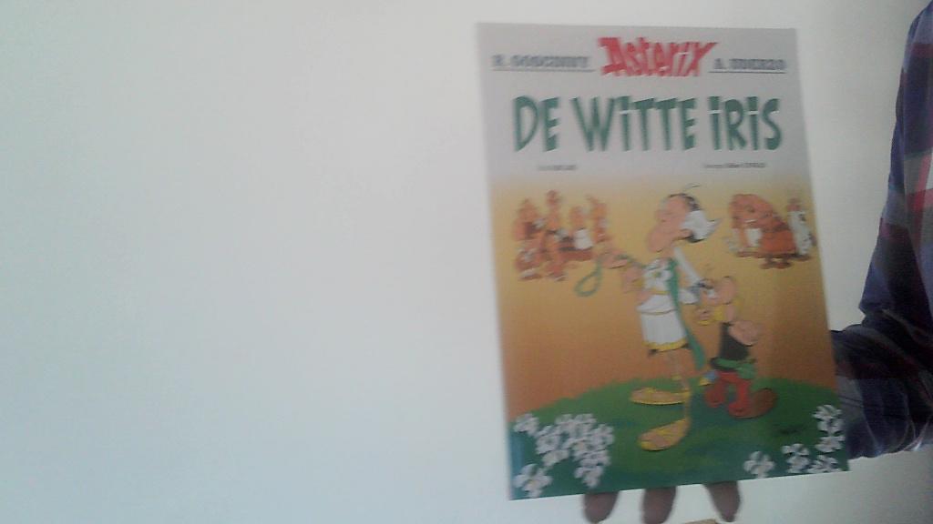 asterix 40 de witte irus conrad hacette 2023, Boeken, Stripboeken, Eén stripboek, Verzenden, Zo goed als nieuw