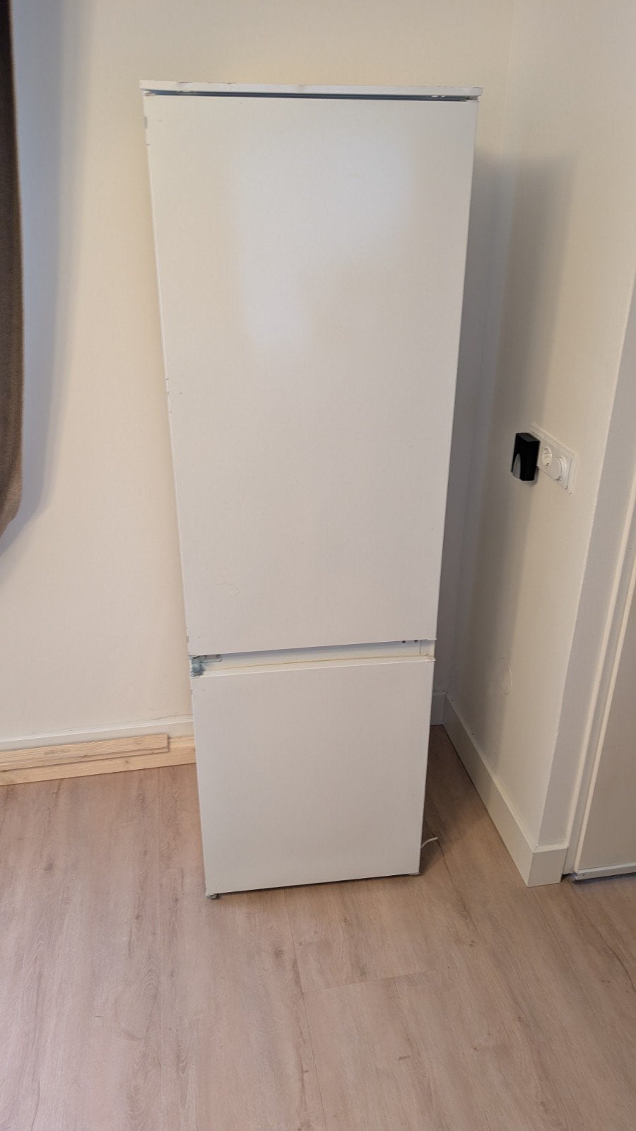 Zanussi koelkast KBI281 uit 2020 - Gratis af te halen!, Ophalen, Gebruikt, 200 liter of meer, Met aparte vriezer