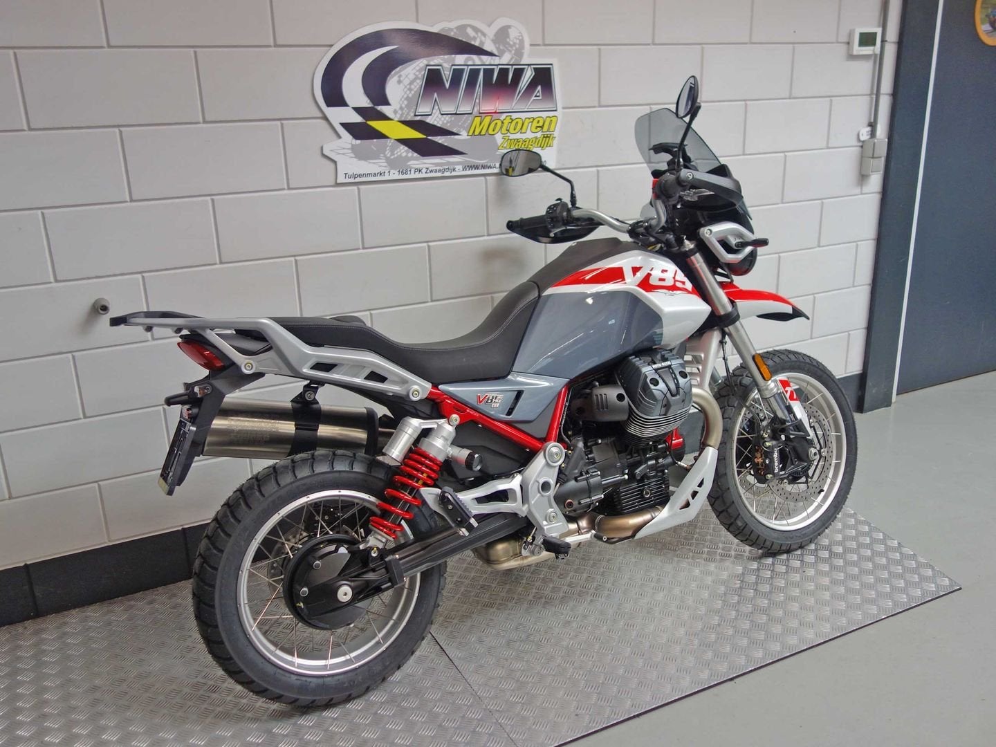 MOTO GUZZI V 85 TT, Motoren, Motoren | Moto Guzzi, 853 cc, 2 cilinders, Motorrijbewijs A, Bedrijf